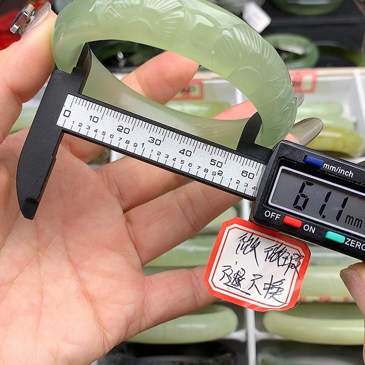 蛇纹石玉手镯未镶嵌861