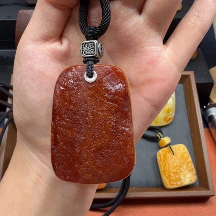 蜜蜡未镶嵌吊坠(赠链)