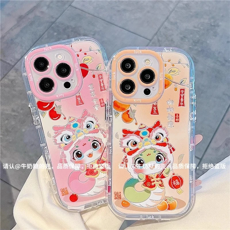 情侣醒狮小蛇适用苹果16羽纱手机壳华为新款vivo高级小米可爱OPPO