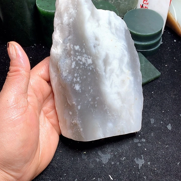 和田玉（糖玉）未镶嵌珠宝奇石