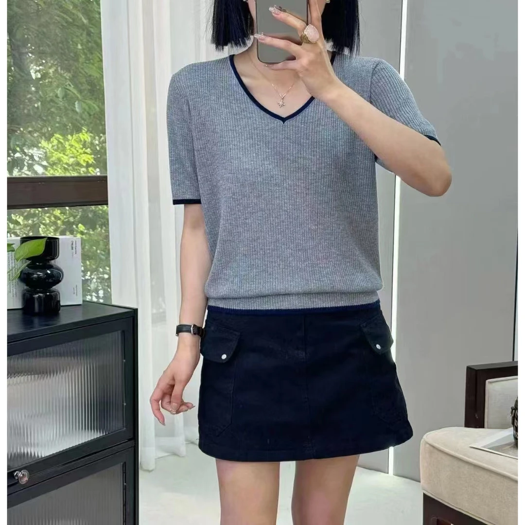 V领条细纹针织短袖（剪标款）