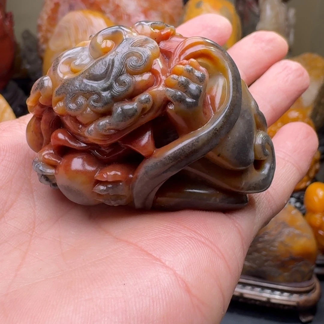 雨***田田黄石手工艺作品 巧色巧雕