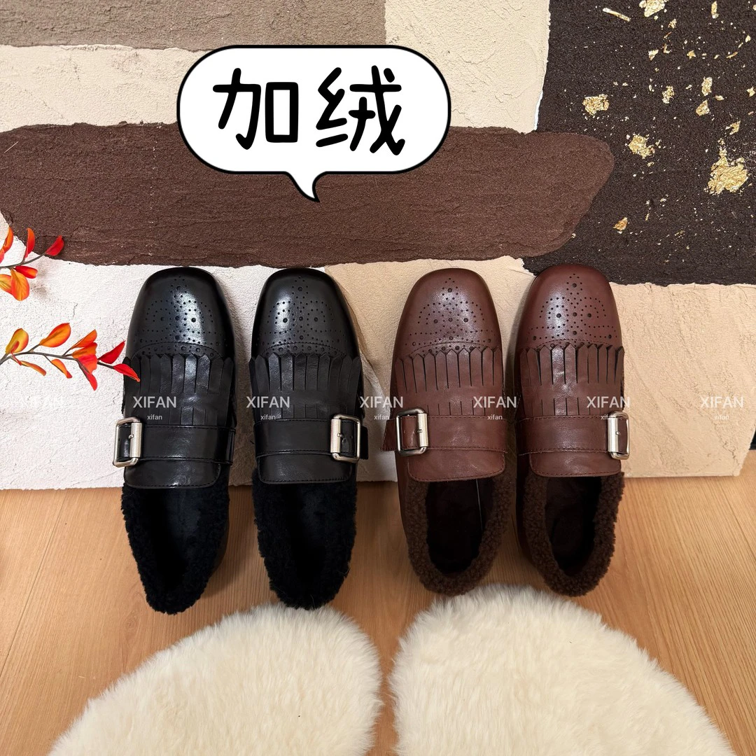 【喜番】新款加绒布洛克雕花流苏搭扣乐福鞋女复古英伦风平底小皮鞋