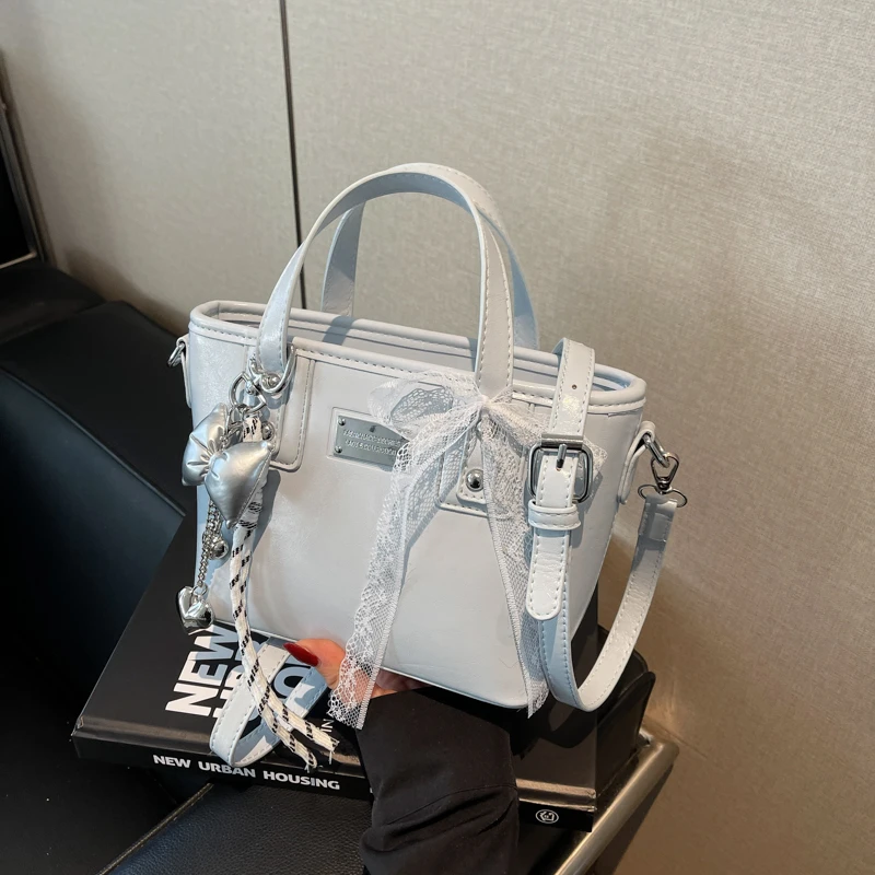 单肩休闲菜篮子水桶包洋气小众减龄多巴胺颜色日常通勤百搭款时尚