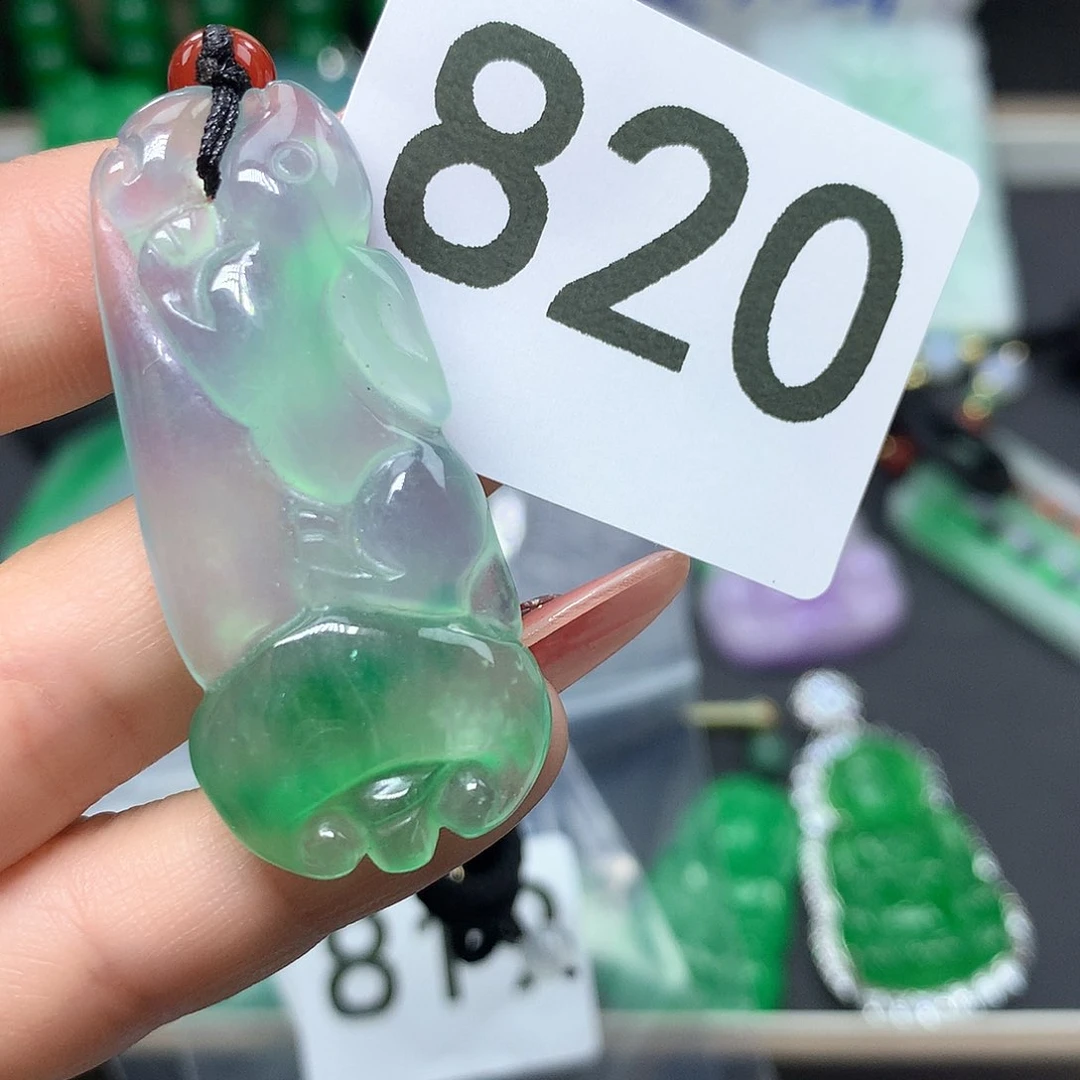 翡翠颈饰未镶嵌翡翠