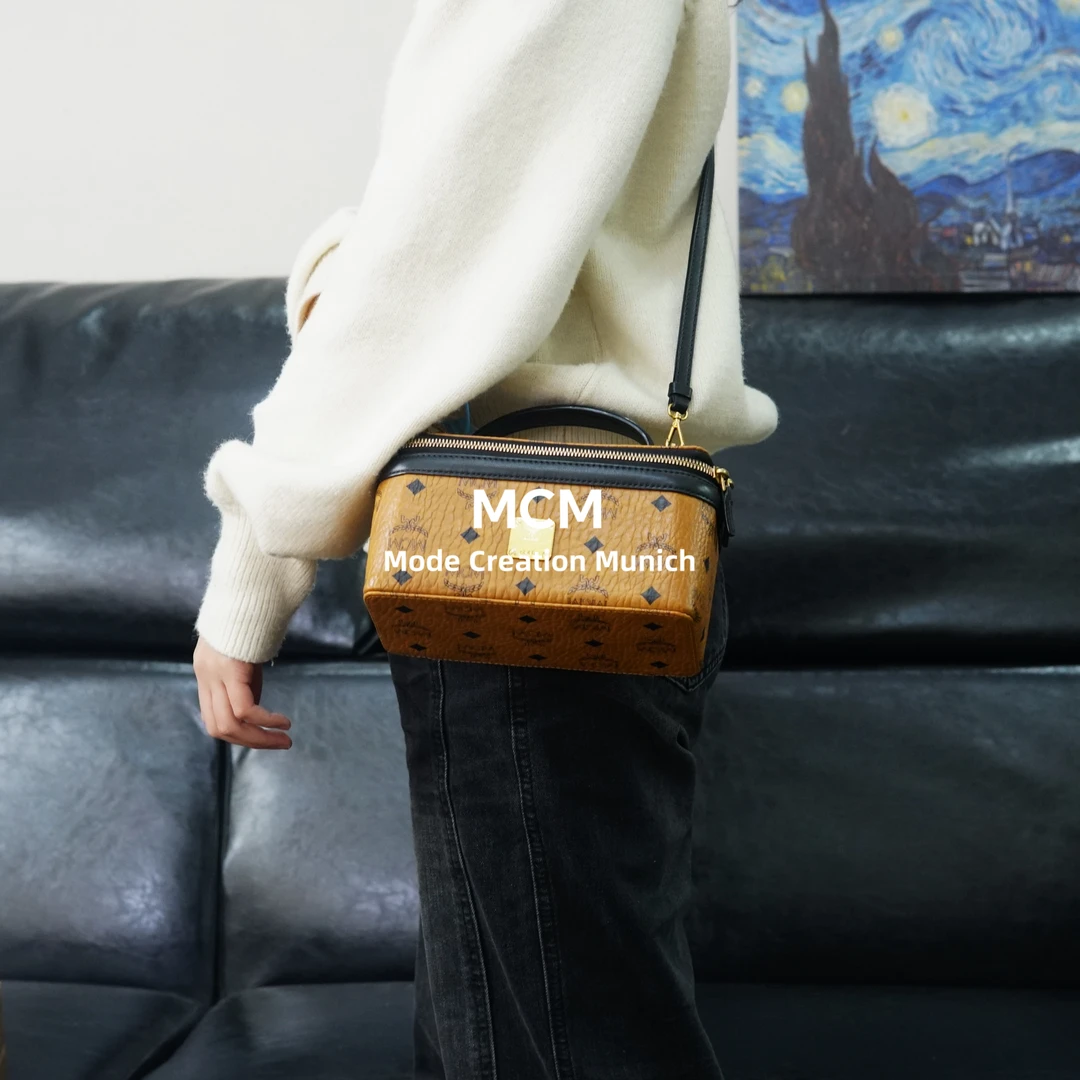 95新 MCM 干邑色盒子包/TC01726017/6017
