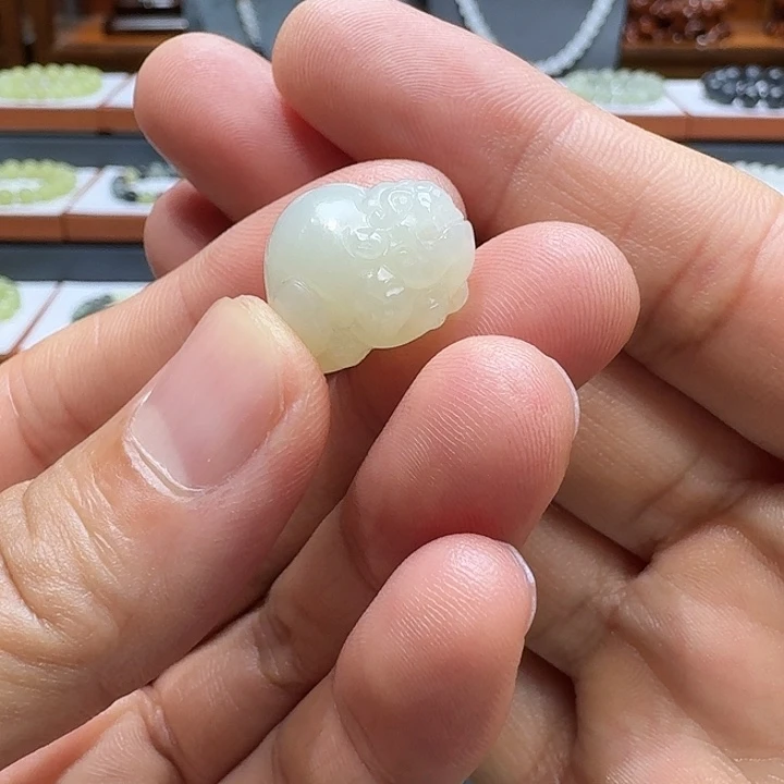 和田玉（糖玉）未镶嵌颈饰