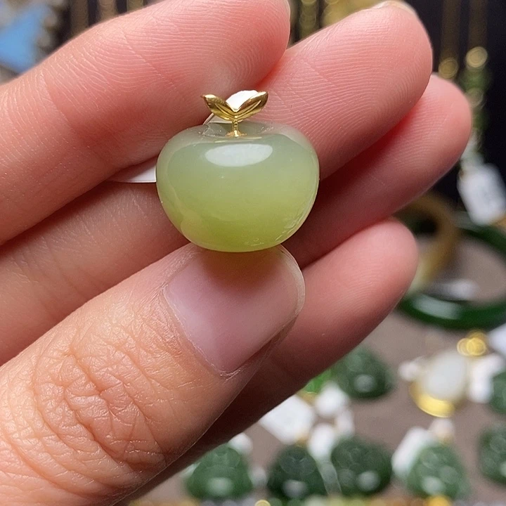 和田玉18K金镶嵌颈饰