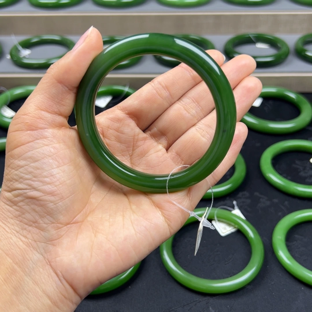 和田玉（碧玉）未镶嵌手镯