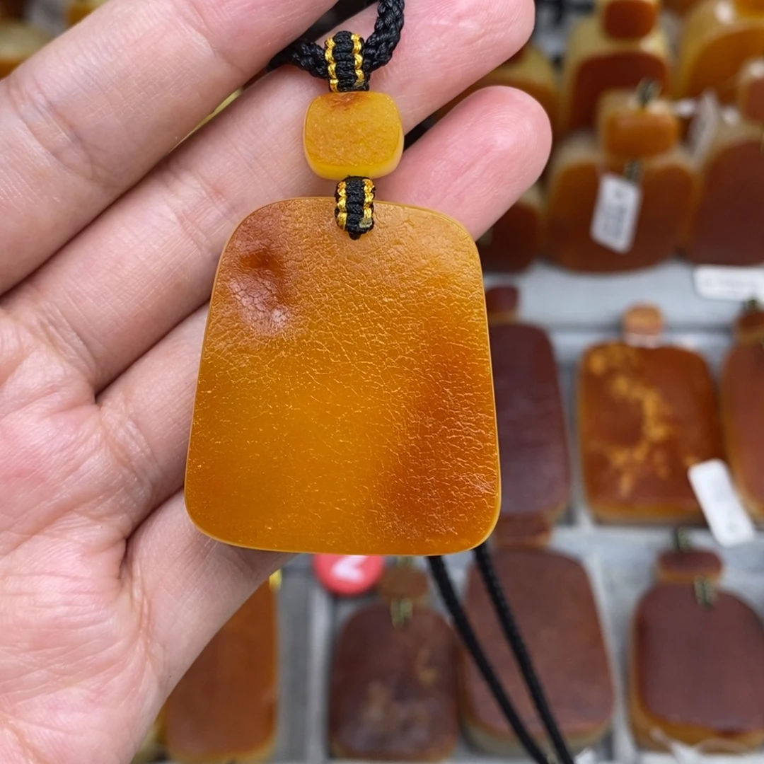 琥珀未镶嵌珠宝奇石