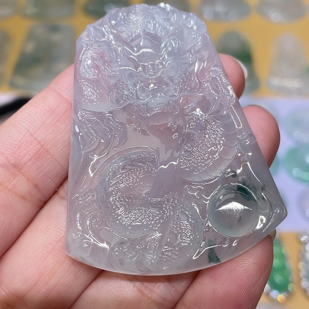 翡翠未镶嵌颈饰龙牌