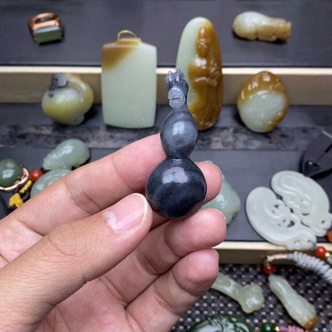 和田玉颈饰未镶嵌大*鹏