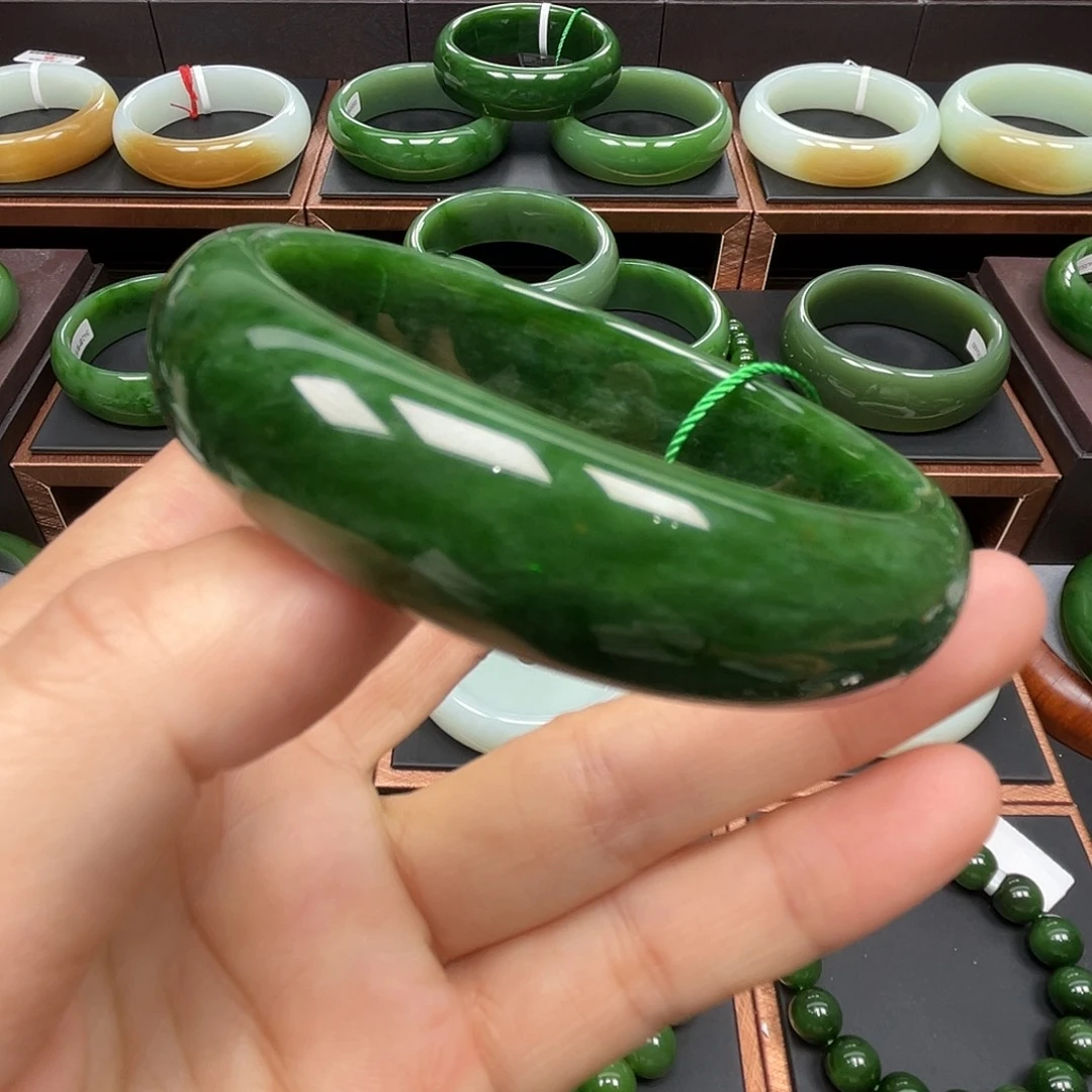 和田玉未镶嵌手镯62口径