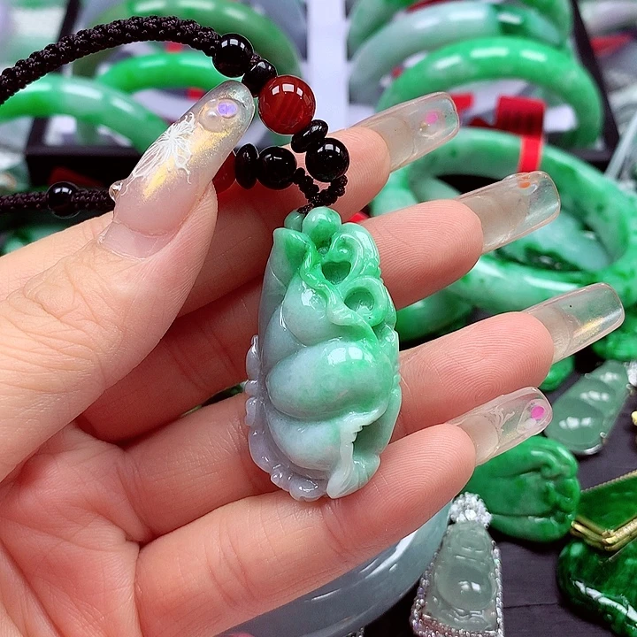 翡翠未镶嵌颈饰翡翠