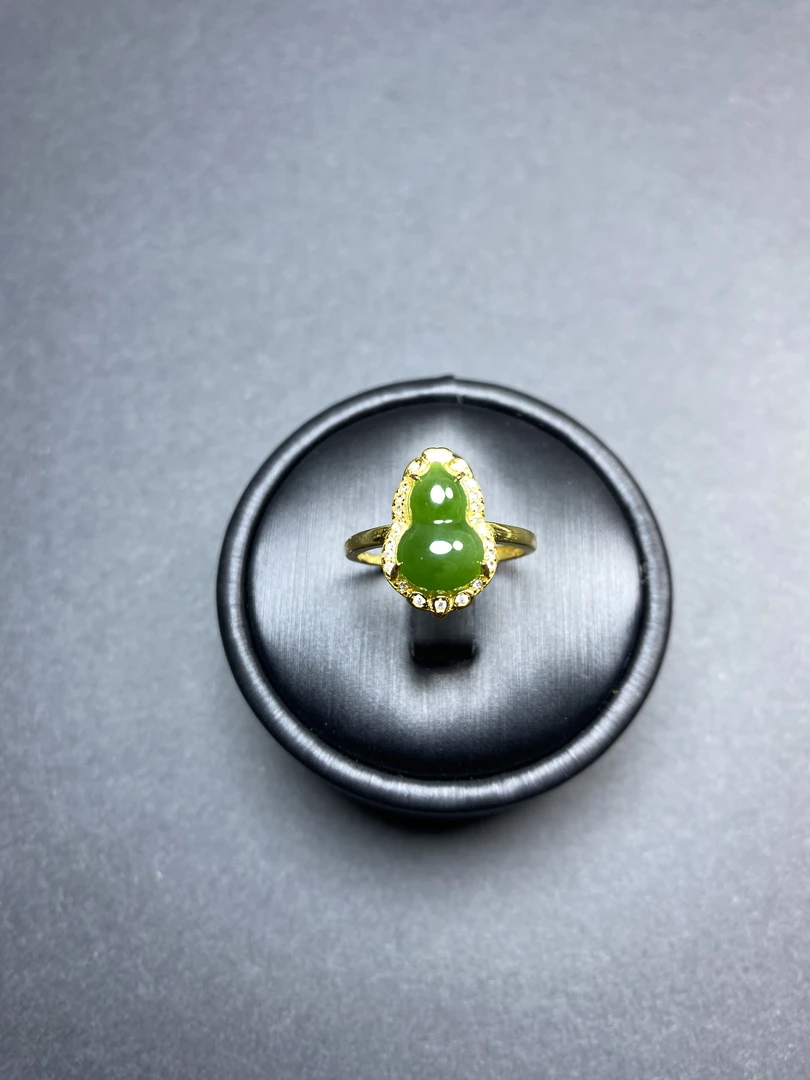 和田玉葫芦戒指时尚华贵