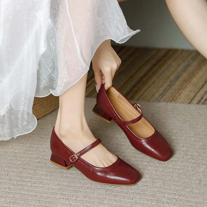 羊皮版2025四季通用复古一字扣方头软底粗跟玛丽珍单鞋小皮鞋女
