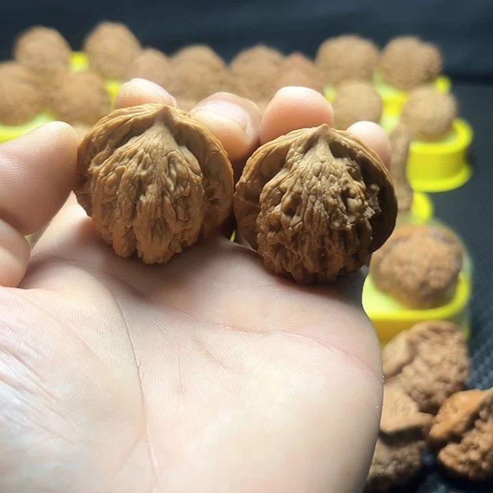 文玩核桃把件麦穗虎头40尺3