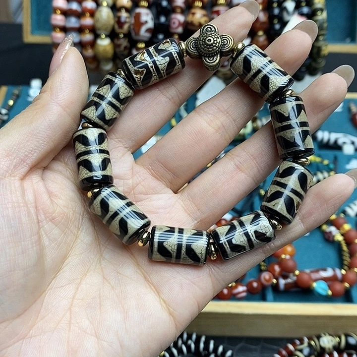 玛瑙/玉髓合金颈饰