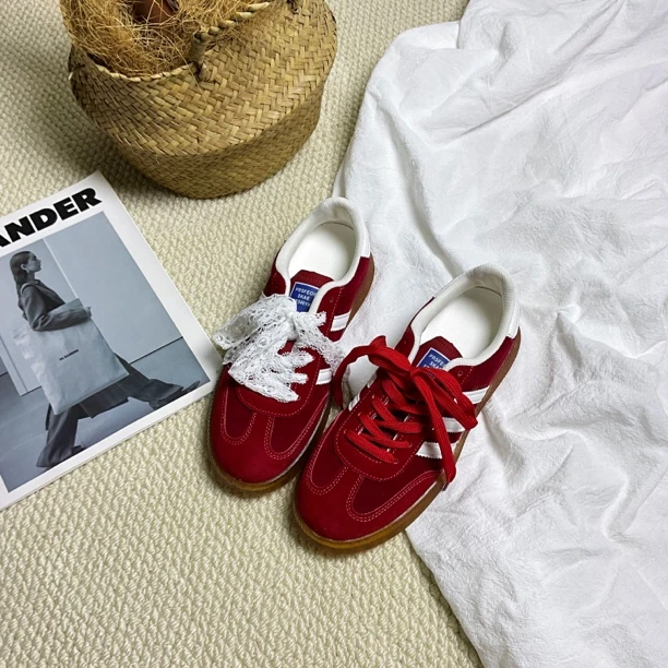 N 158爆款2025年复古百搭红色德训鞋芭蕾风蕾丝美拉德德训鞋