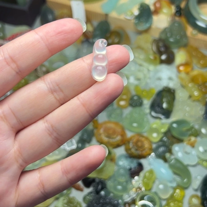 未镶嵌蛇纹石玉微瑕吊坠手串
