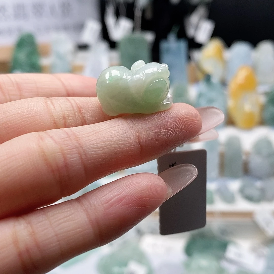 翡翠未镶嵌颈饰11