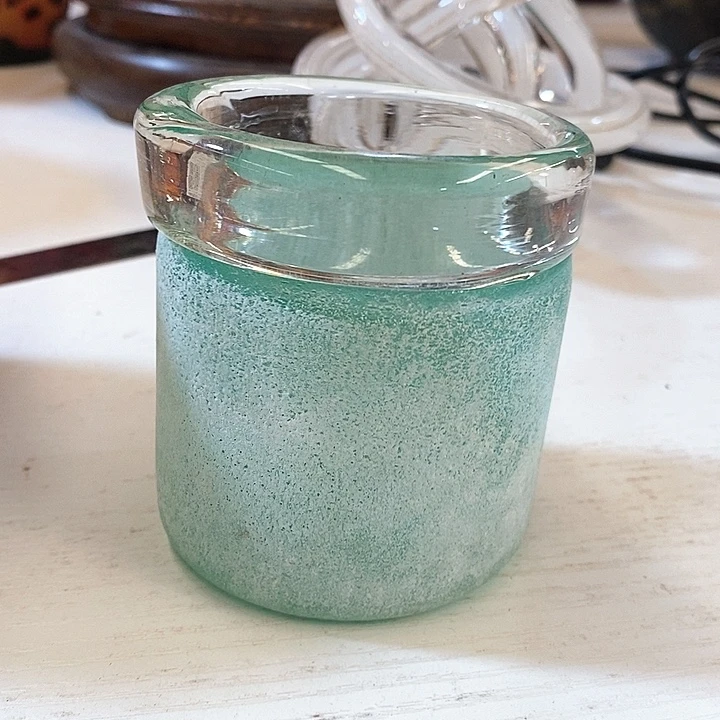 笔筒高8厘米宽8厘米