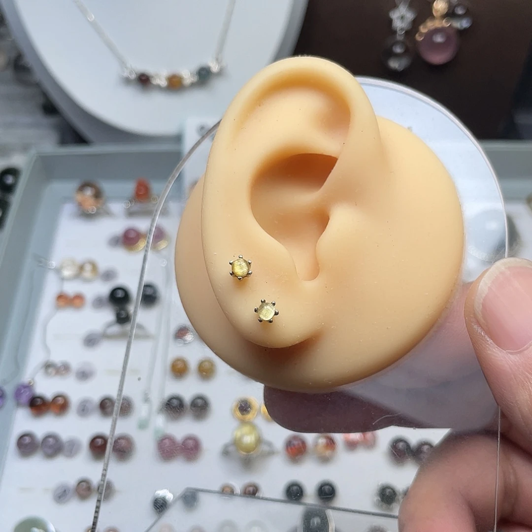 凌***可银S925镶嵌耳钉水晶