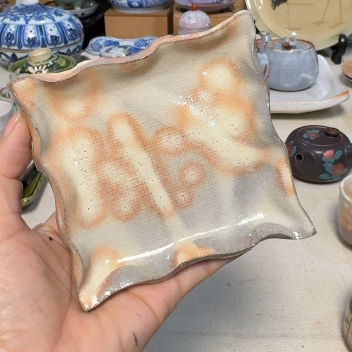 虹***喵陶盘子里的水都是我