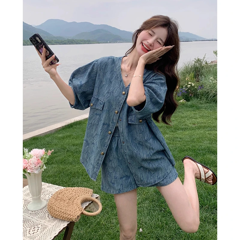 提花牛仔短袖套装女夏2025新款又a又飒松弛感穿搭休闲短裤两件套