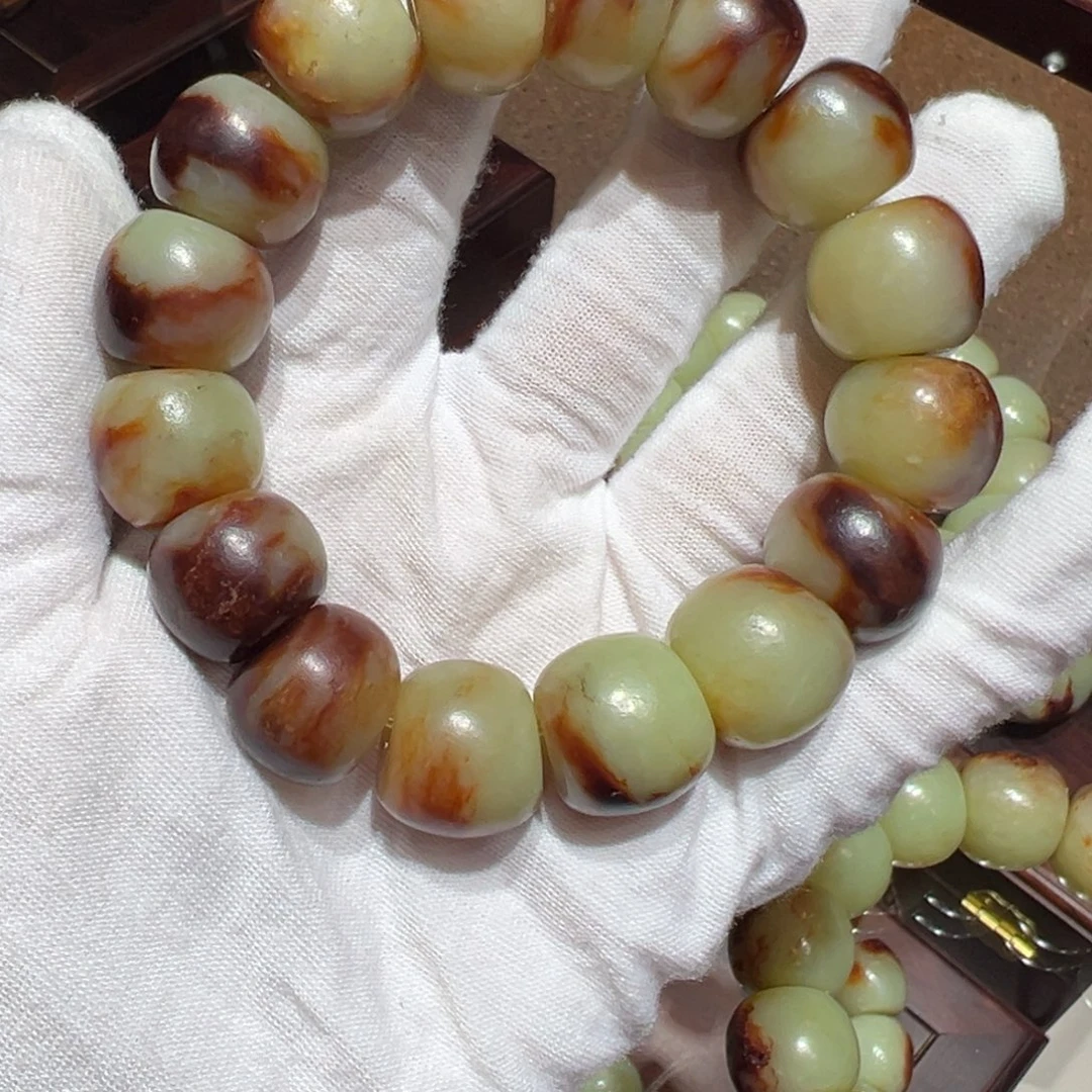 里***昂岫岩河磨玉（透闪石质玉）未镶嵌挂件