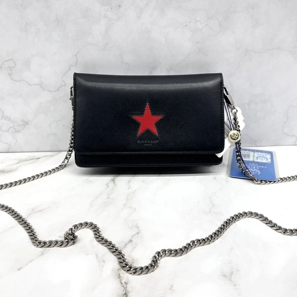 95新/纪梵希/妃鱼/单肩包/市场价20000/250304LT0009