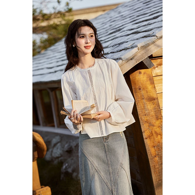 【年中大促】谜秀白色小衫女2025春刺绣花法式复古通勤显瘦上衣