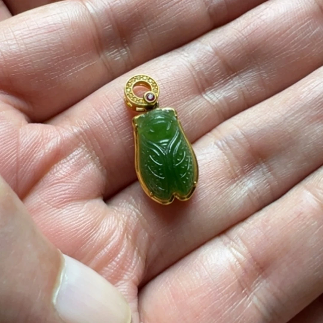 【闪购商品】颈饰18K金镶嵌和田玉（碧玉）