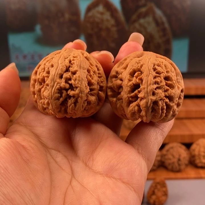 文玩核桃把件雨*晨40大粗筋