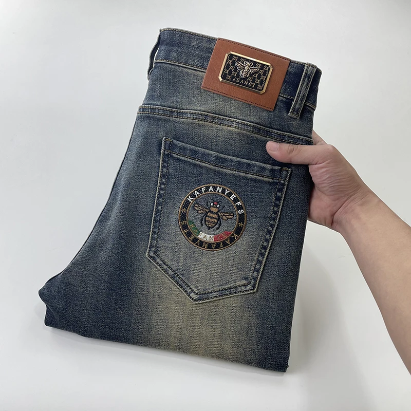 牛仔裤男士2025夏秋季新款简约时尚百搭修身休闲弹力蜜蜂刺绣长裤