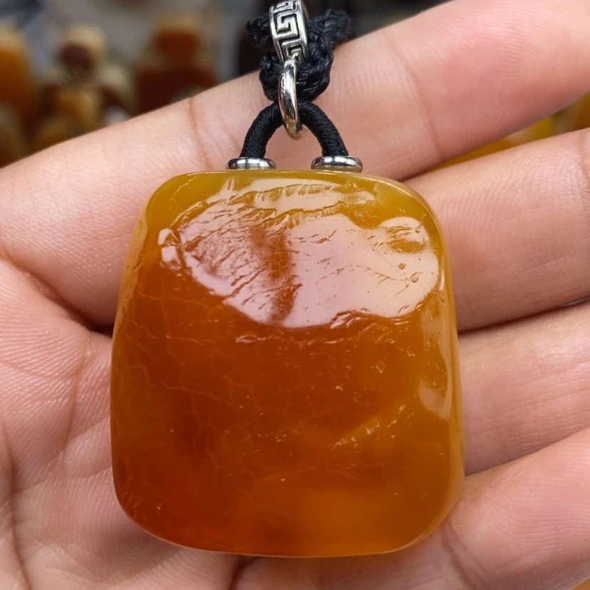 【闪购商品】琥珀颈饰未镶嵌
