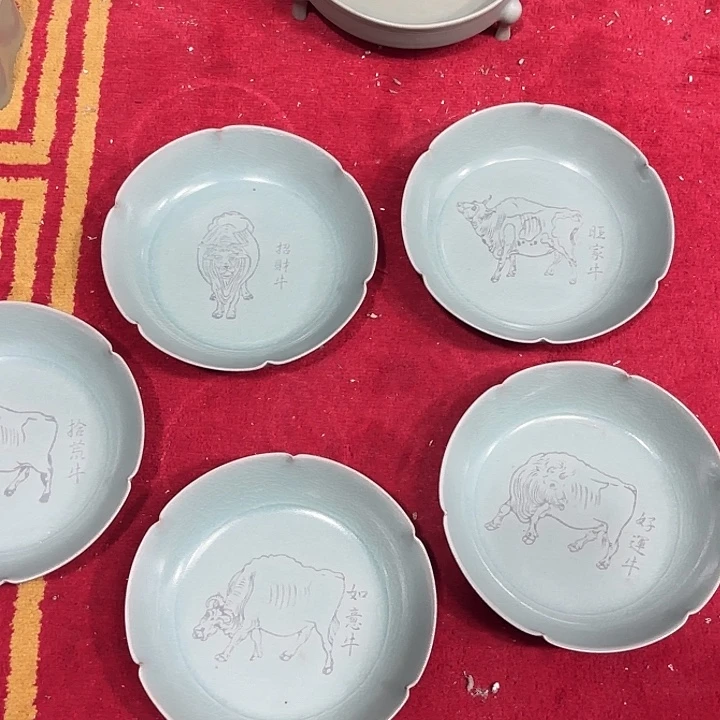 瓷器摆件，瓷器摆件…………