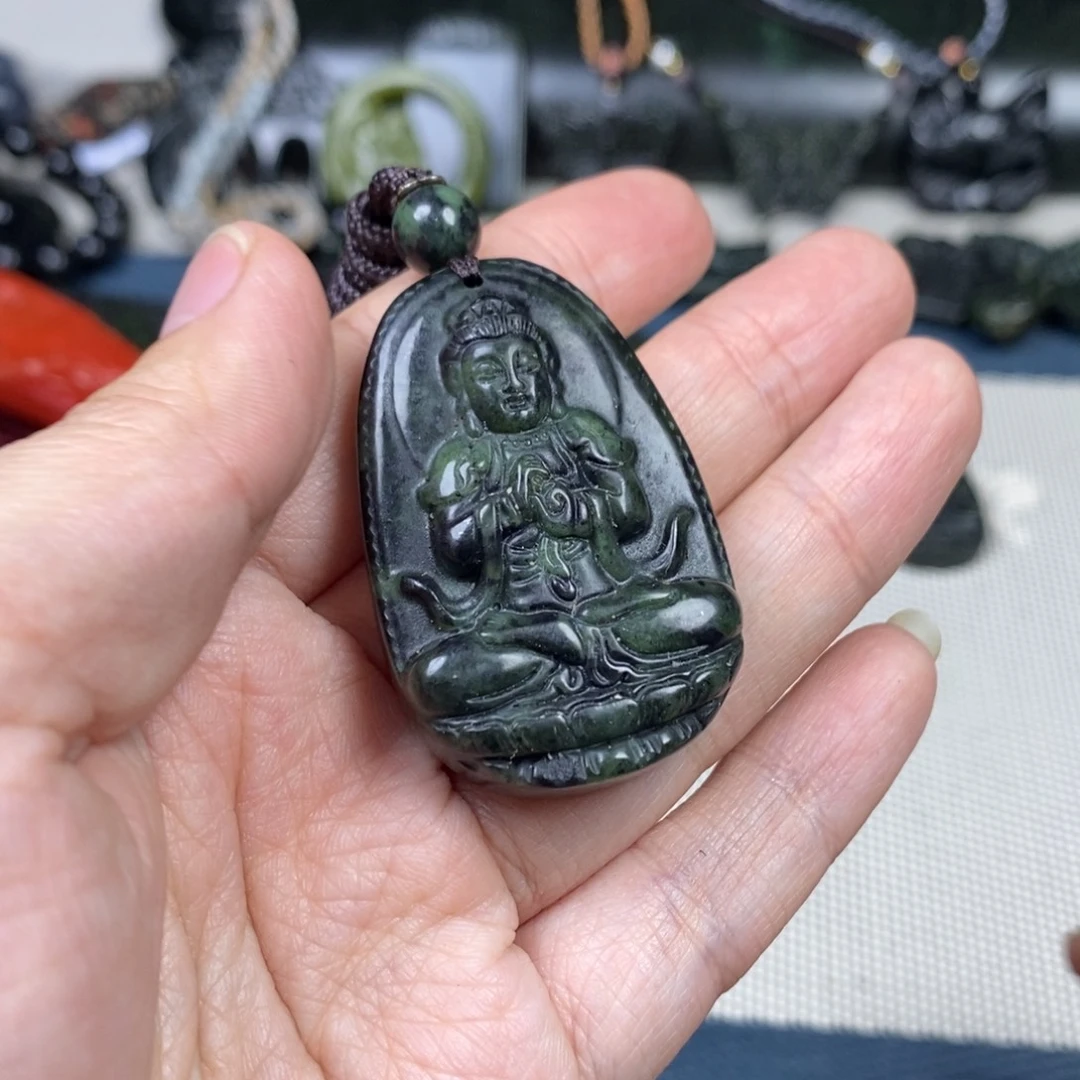 蛇纹石玉未镶嵌颈饰阿弥陀佛，猪狗守护神