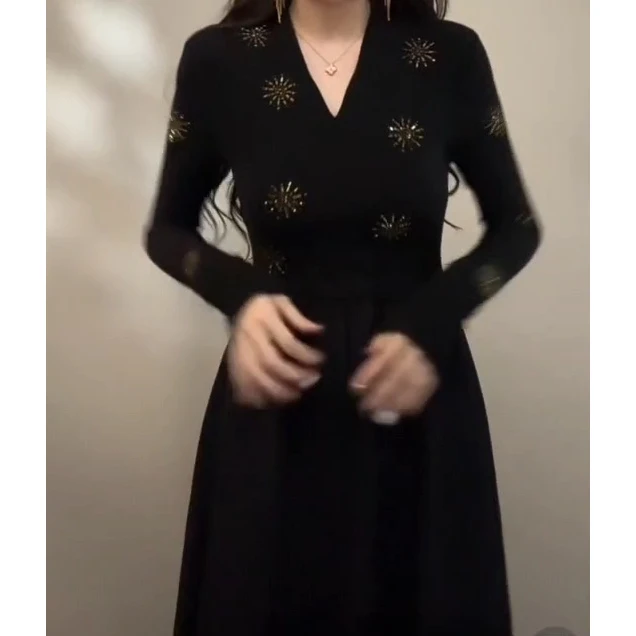 大婷婷秋季新款镶钻向日葵长袖优雅显瘦时髦法式连衣裙