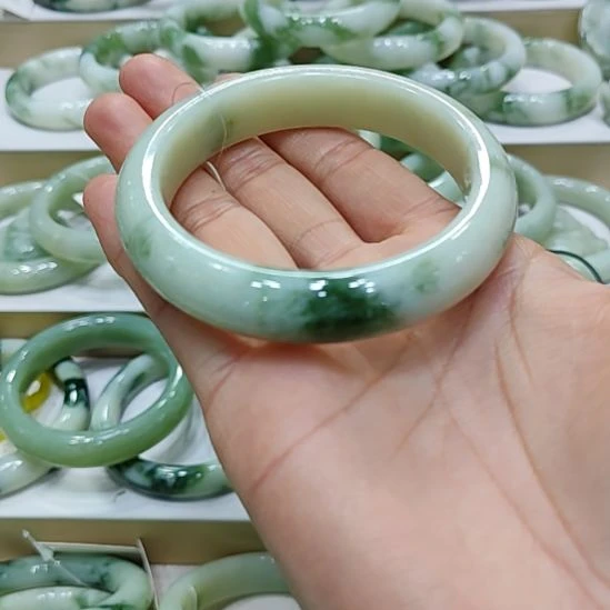 我***～透闪石-蛇纹石玉未镶嵌手镯