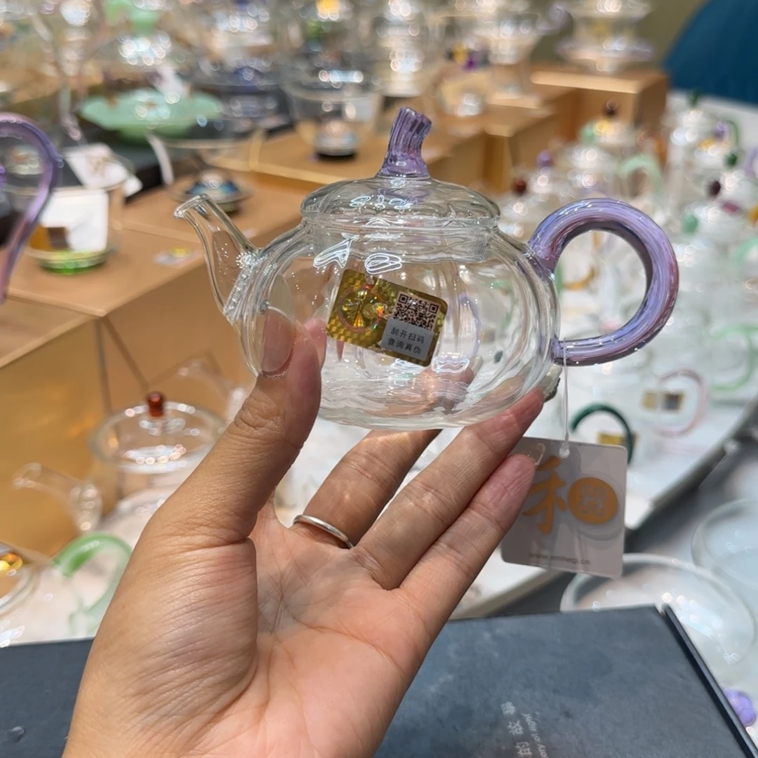 静***透禾器浅紫色福蔓壶