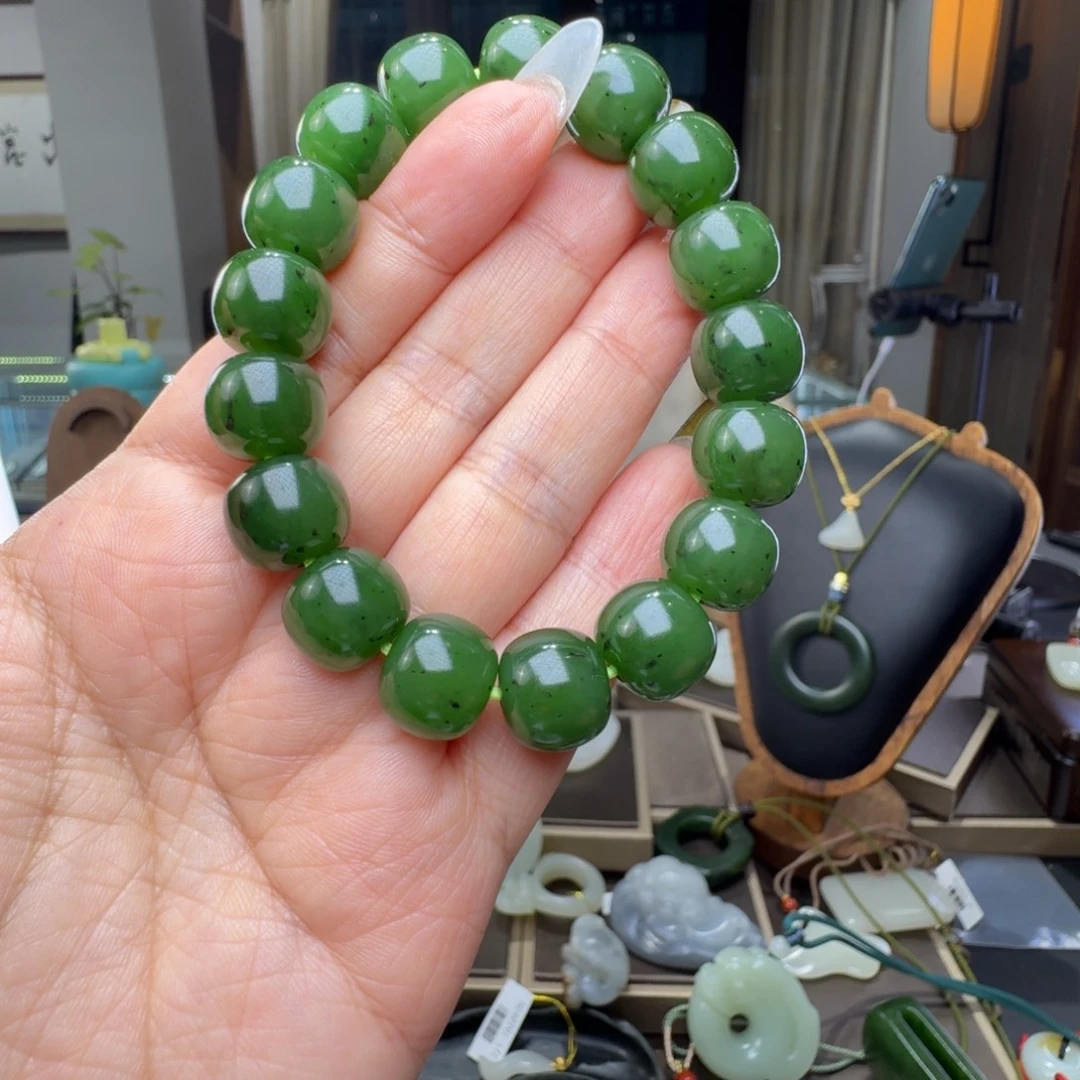 感***错和田玉未镶嵌颈饰