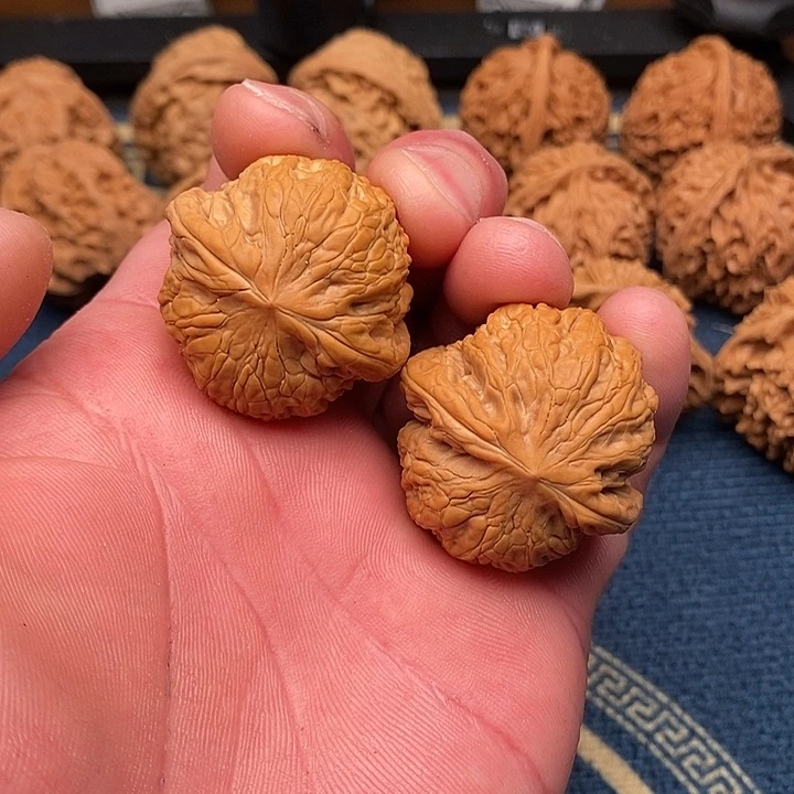 文玩核桃吊坠天*蓝铁锤35全