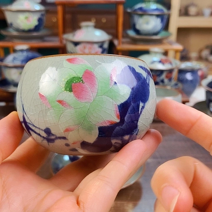 瓷片手工制作工艺精湛等