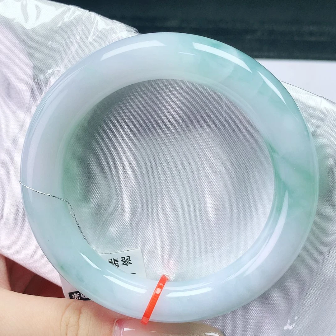 翡翠手镯未镶嵌57胖