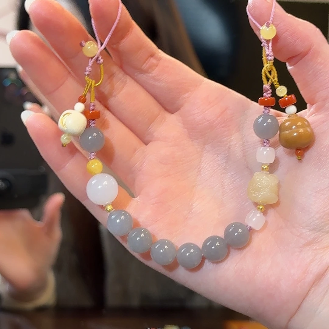 和田玉18K金镶嵌车挂精品10mm烟紫糖醒狮手机链