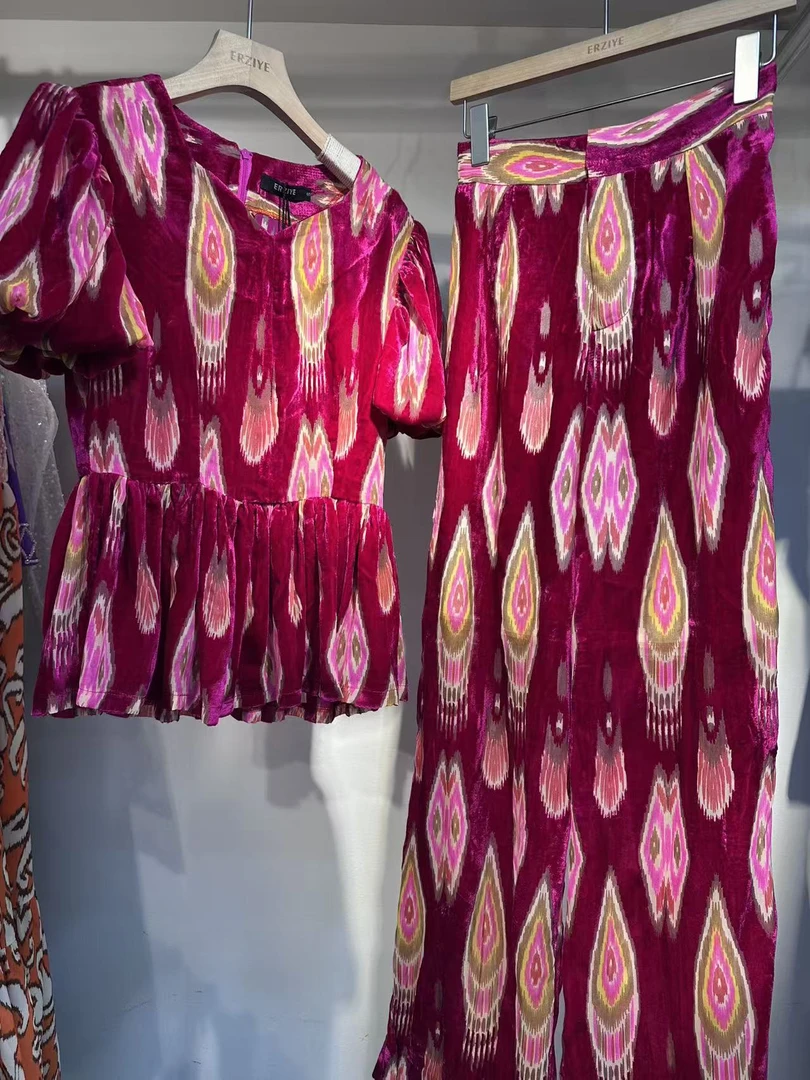 新款supari裤子套装。