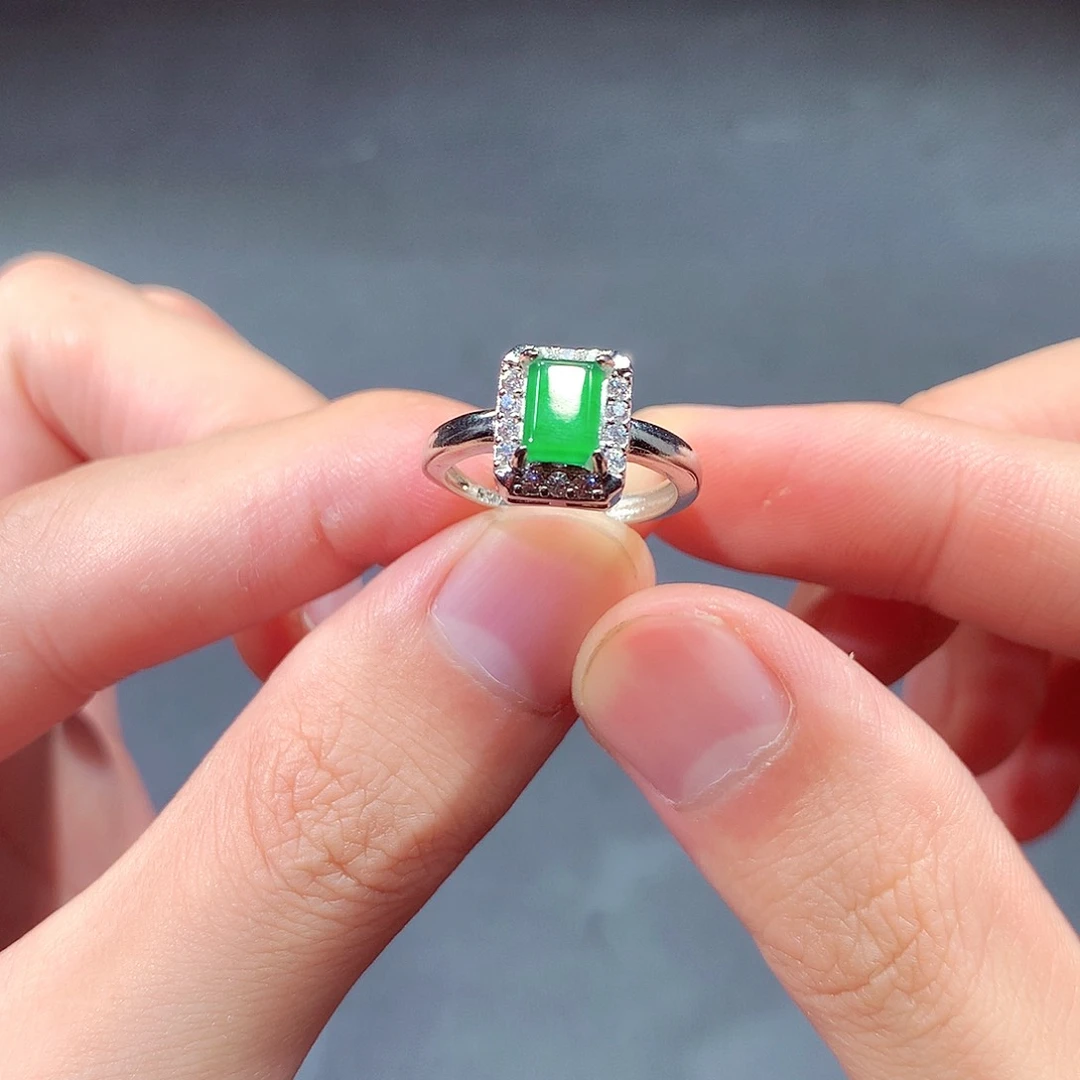 翡翠戒指未镶嵌翡翠