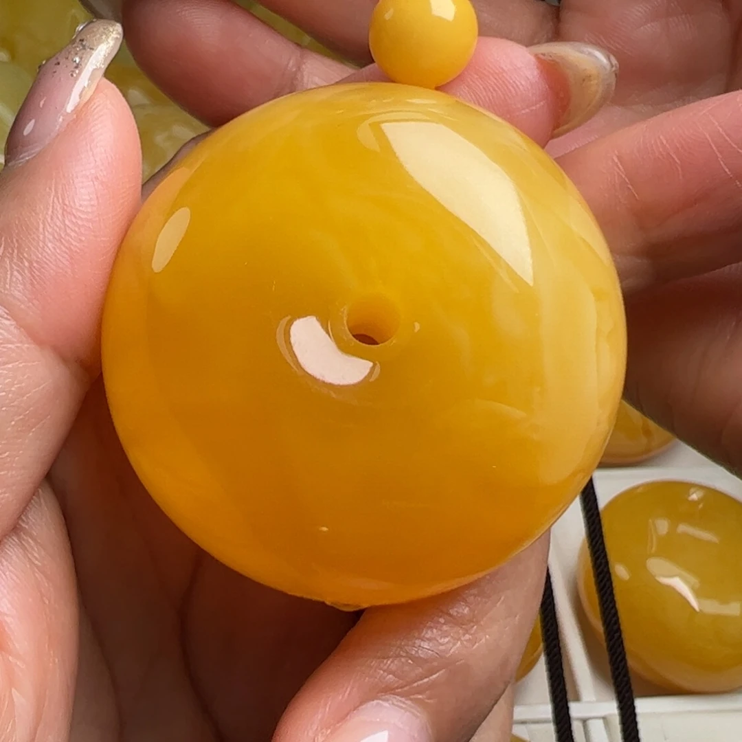 蜜蜡未镶嵌毛衣链无烤色无优化无补胶无煮蜜无覆膜无辐照