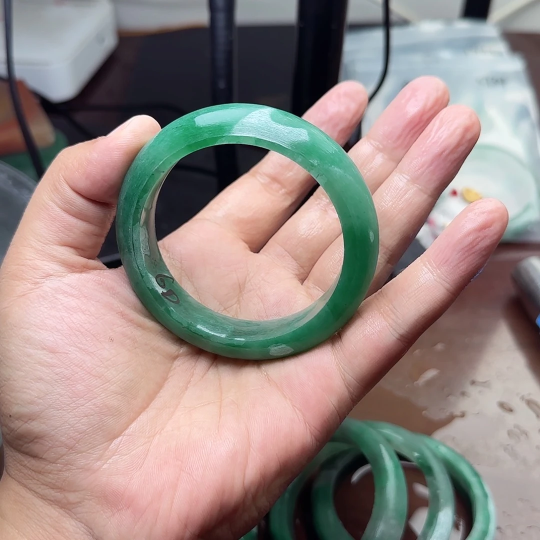 韵***晨定制石英质玉（非洲翠）